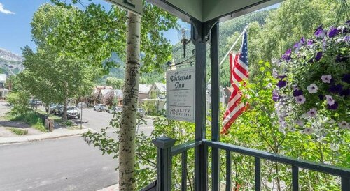 The Victorian Inn, Забронировать Отель Теллурайд Telluride Ski, рядом с Опера Шеридан