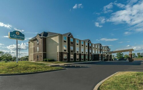 La Quinta Inn & Suites by Wyndham Collinsville - St. Louis, Buchen Sie Hotel Collinsville Illinois
