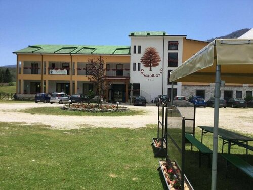 Hotel Faggio Rosso, Забронировать Отель Отели Пескассероли с завтраком, рядом с Campo Scuola Platter, Завтраки