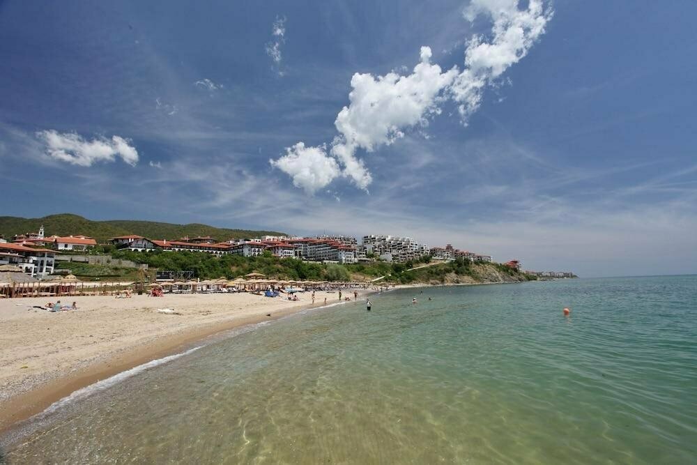 Arena - Dinevi Resort