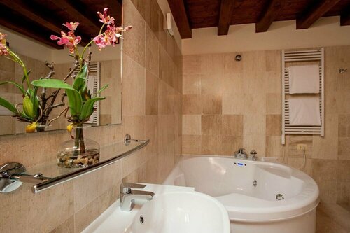 Hotel Flora, Забронировать Отель Бизнес-отели Кальяри, рядом с Palazzo Regio, 4* 5*