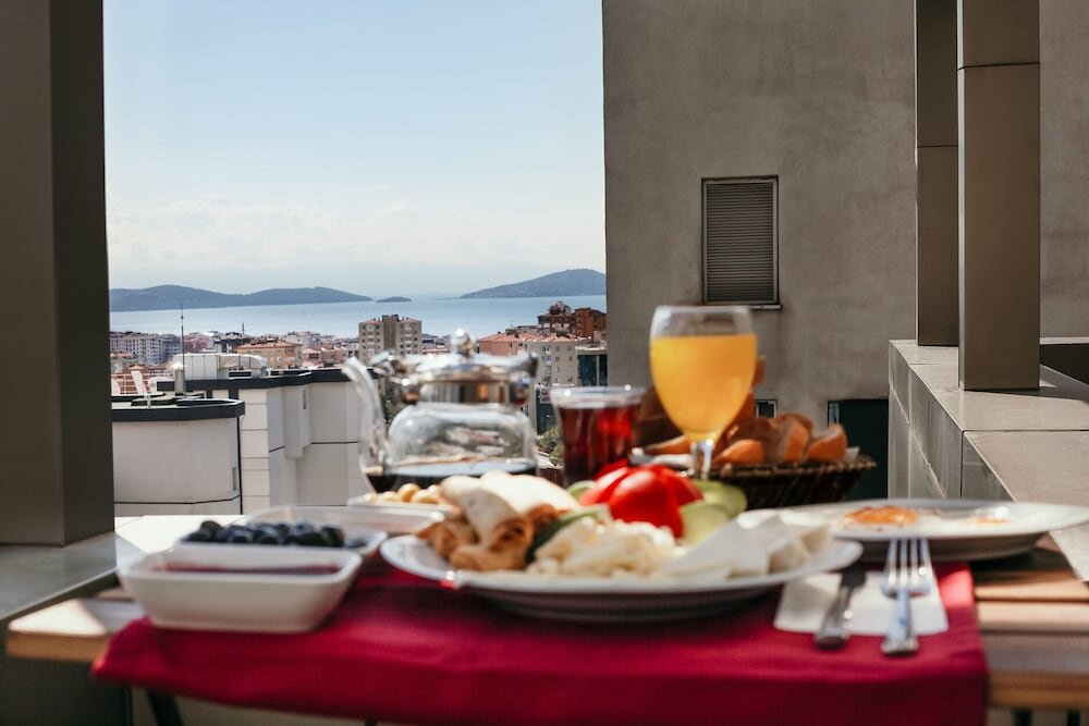 Plus Hotel Atasehir