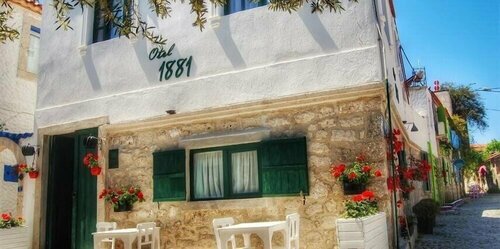 Alacati 1881 Concept Hotel, Забронировать Отель Отели Чешме с парковкой, рядом с Пазарьери, Парковка
