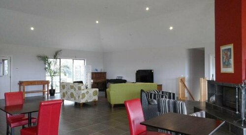 Swan Lake Guest House, Book Guesthouse Hotels in Victoria with Breakfast, Breakfasts