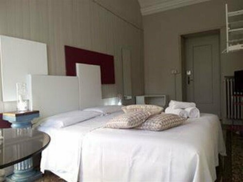 7 Rooms Turin, Забронировать Отель Чентро Сторико Турин, рядом с Моле Антонеллиана