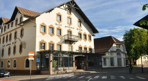 Hotel Goldener Hirsch, Забронировать Отель Отели и гостиницы Ройтте, рядом с Термальный комплекс Альпентерме Эренберг, Отель