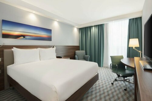 Hampton By Hilton London Stansted Airport, Забронировать Отель Станстед-Маунтфитчет Эссекс