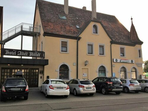 Hotel-Gasthof "Alter Ritter", Забронировать Отель Отели Ротенбург-об-дер-Таубер с парковкой, рядом с Городской сад, Парковка