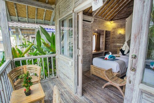 The Syron Huts Lembongan, Забронировать Отель Недорогие отели Лембонган, рядом с Пляжный клуб Sandy Bay, недорого