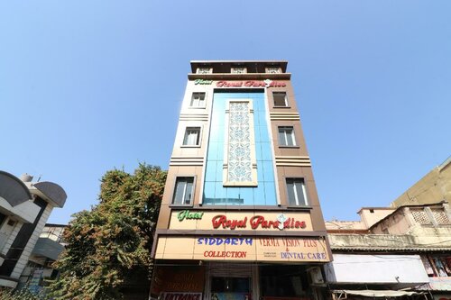 Hotel O Royal Paradise, Boek Hotel Tīrath Rajasthan