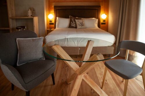 Au Charmant Petit Lac - Ecohotel Parc & Spa, Забронировать Курортный отель Отели Валле д'аосты с бассейном, Бассейн