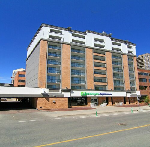 Holiday Inn Express and Suites Calgary, an IHG Hotel, Prenota Hotel Hotel a Calgary con parcheggio, vicino a Calgary Courts Centre, Parcheggio