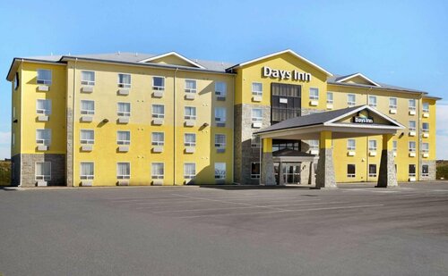 Days Inn by Wyndham Grande Prairie, Prenota Hotel Hotel a Alberta con parcheggio, Parcheggio