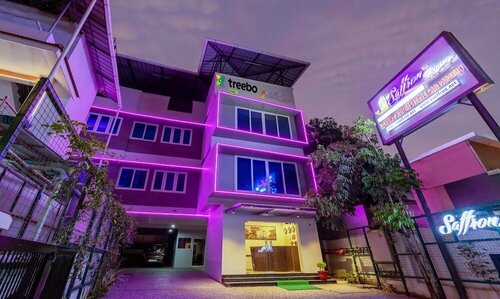 Treebo Vsaffron Regency Punnamada Lake, Varaa Hotelli Alleppey New Delhi