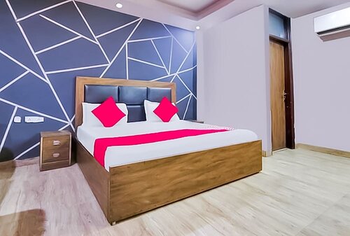 Roomshala 121 Hotel Classic, Забронировать Отель Отели Нью-Дели с парковкой, Парковка