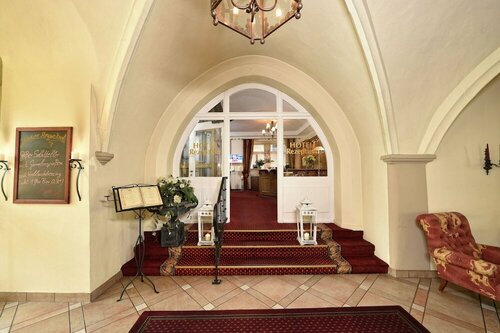 Hotel Graf von Mansfeld, Book Hotel Hotels in Garz with Parking, Parking