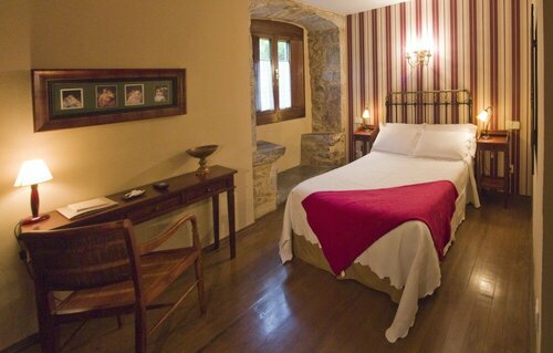 Hotel Castillo de Valdés Salas, Rezervați Hotel Salas Asturias