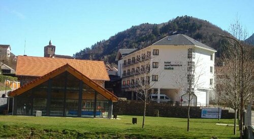 Hotel Isaba, Book Hotel Isaba 