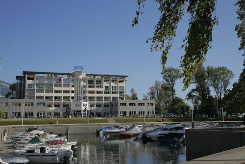 Hotel & Spa Marina d'Adelphia, Забронировать Курортный отель Экс-ле-Бен Озеро Бурже