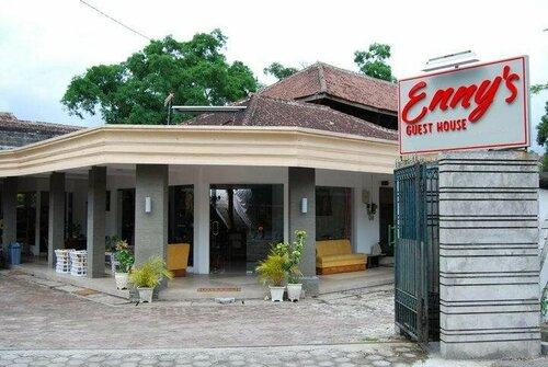 Enny s Guest House, Забронировать Отель Маланг провинция Восточная Ява
