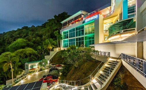 Hilltop Wellness Resort Phuket With Complimentary Onsen Access, Забронировать Курортный отель Пхукет Таун остров Пхукет