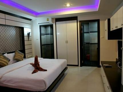 Ea-sy Condotel