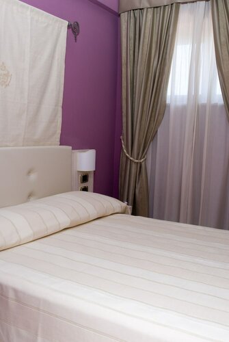 Palazzo Reginella, Prenota Hotel Bovalino Calabria