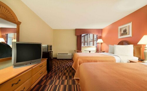 Travelodge by Wyndham Sturgis, Buchen Sie Hotel Sturgis Michigan