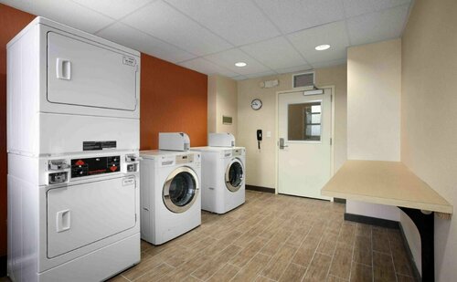 Home2 Suites by Hilton San Antonio Downtown - Riverwalk, TX, Забронировать Отель Отели Сан-Антонио с парковкой, рядом с Миссия Аламо в Сан-Антонио, Парковка