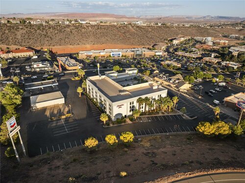Hampton Inn St. George, Забронировать Отель Сент-Джордж Национальный парк Зайон