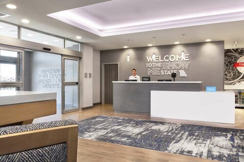 Hampton Inn & Suites St. Charles Old Town Area, Book Hotel Hoteller i Chicago med pool, Swimmingpool