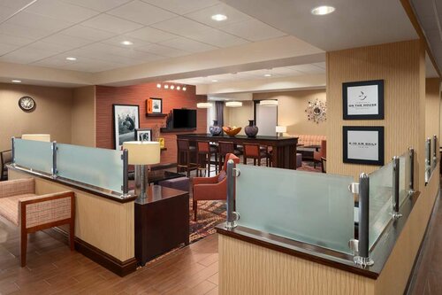 Hampton Inn Belle Vernon, Забронировать Отель Бель-Вернон 