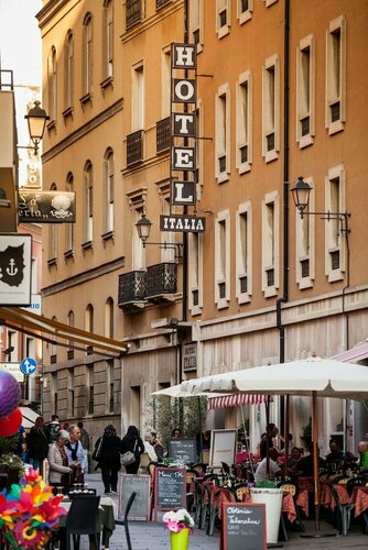 Hotel Italia, Забронировать Отель Отели Кальяри с завтраком, рядом с Базилика Св. Сатурнино, Завтраки