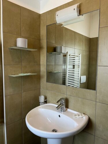 Hotel Aurora, Забронировать Отель Отели Колико с парковкой, Парковка