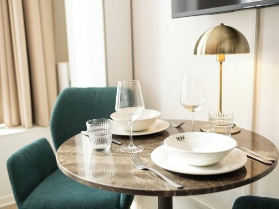 Duke Studio Hotel