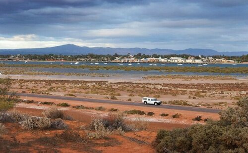 Standpipe Golf Motor Inn, Забронировать Мини-отель Отели Порт-Огаста с парковкой, рядом с Port Augusta Cultural Centre - Yarta Purtli, Парковка