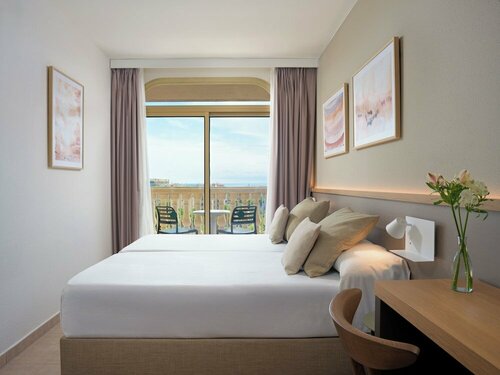 Ponient Dorada Palace by PortAventura World - Available rates with tickets to PortAventura Park & Ferrari Land, Забронировать Отель Отели Салоу с питанием, рядом с Туристическое управление города Салоу, Пансион