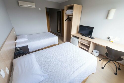 Hotel Campo Largo Express, Забронировать Отель Отели Кампу-Ларгу 3 звезды, 3*