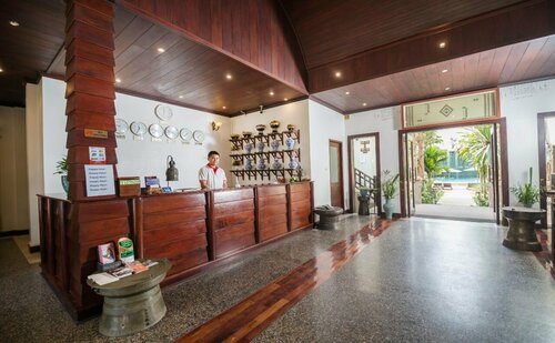 Villa Ang Thong, Забронировать Вилла Отели Луангпхабанг с парковкой, Парковка