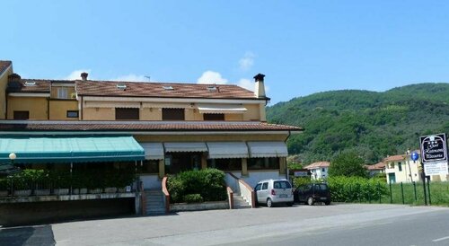 Albergo Ristorante Gori, Забронировать Отель Отели в центре Амелья, в центре