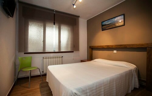 Hostal Verdemar, Забронировать Гостевой дом Недорогие отели Хихона, рядом с Парк Los Pericones, недорогие