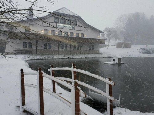 Hotel Burg Hof, Reservar Hotel Burg-Reuland 