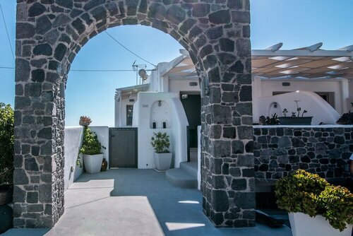 Burned Rock Suites, Забронировать Дом для отпуска Имеровиглион Santorini Caldera