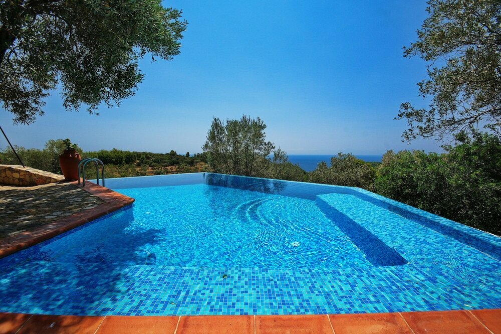 Poikilma Alonissos Villas Villa Petra 105m2