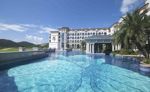 Shenzhen Luwan International Hotel and Resort, Забронировать Курортный отель Отели Шэньчжэнь с парковкой, Парковка