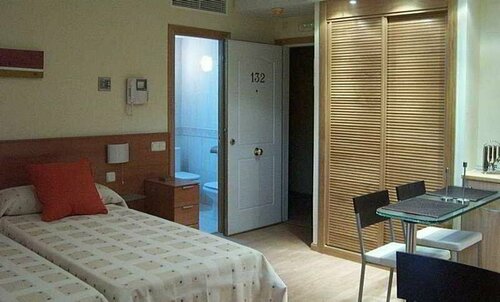 Alcala Centro, Забронировать Апарт-отель Апарт-отели Алькала-де-Энарес, рядом с Монастырь Кларисас-де-Сан-Диего, Апарт-отель