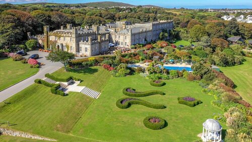 Tregenna Castle Estate, Book Ferieresort Hoteller i St Ives med parkering, Parkering