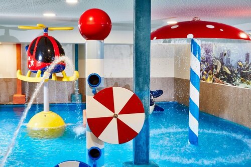 Feldhof DolceVita Resort, Забронировать Курортный отель Отели в центре Натурно, в центре