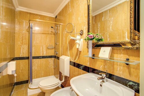Hotel Caravaggio, Забронировать Отель Отели Рима 3 звезды, рядом с Вилла Максенция, 3*