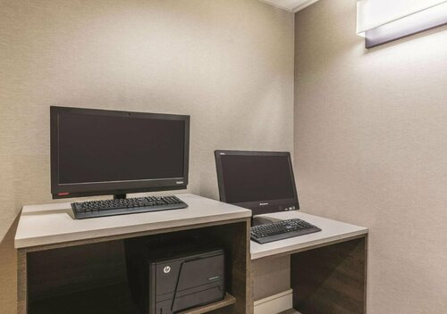 La Quinta Inn & Suites Austin Near the Domain, Book Hotel Austin Greater Austin